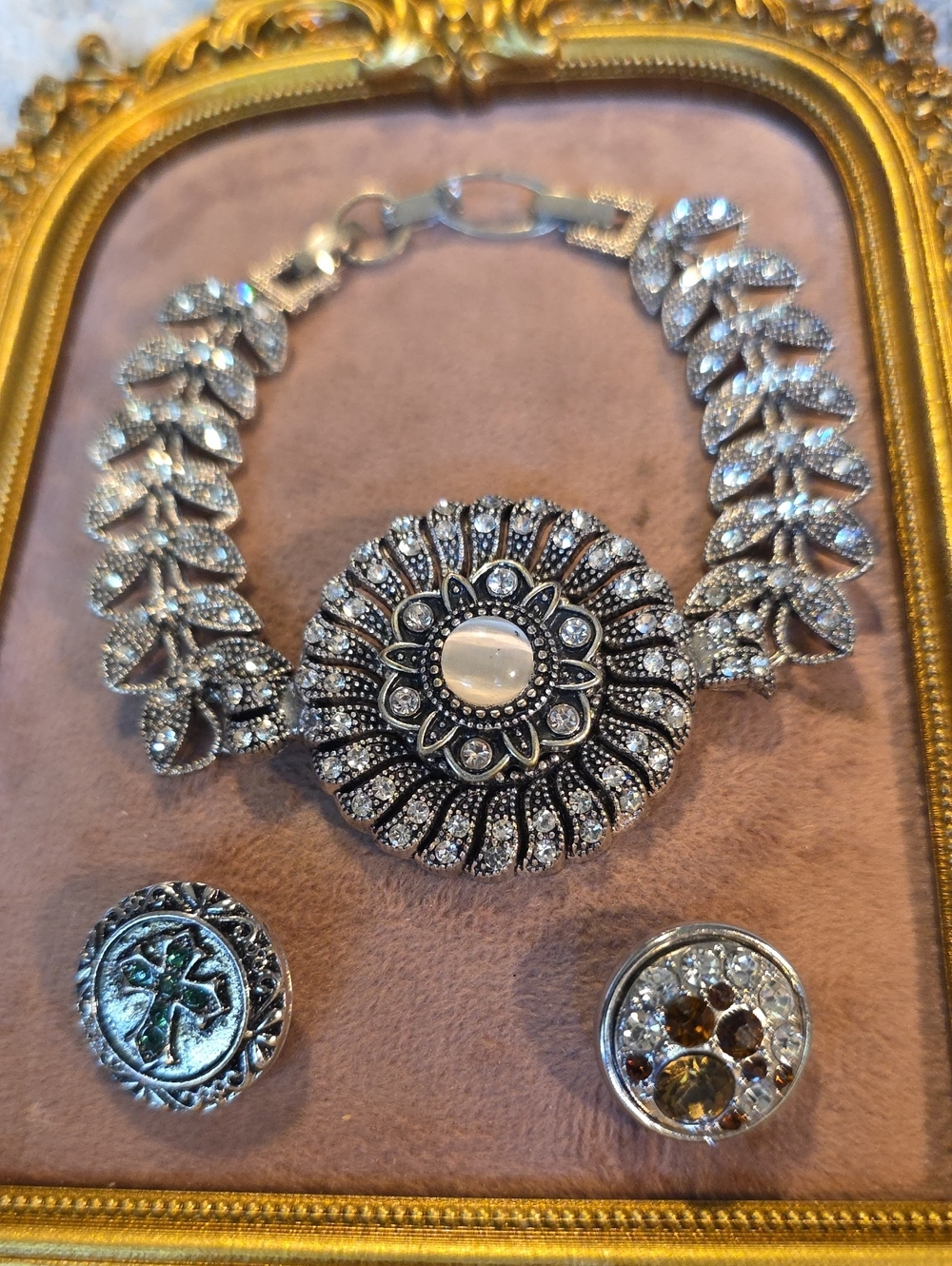 Vintage Interchangeable Ginger Snap Button Leaf Bracelet Set w/ 2 Extra Charms